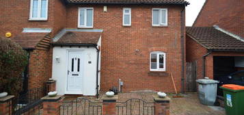 3 bedroom semi-detached house to rent