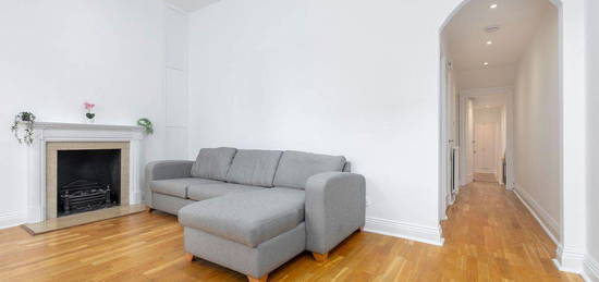 Flat to rent in Wharfedale Street, London SW10