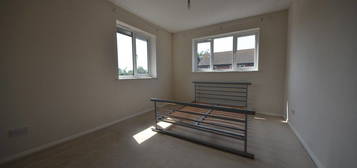 Room to rent in Firs Close, Mitcham CR4