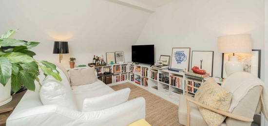 Flat for sale in Rosehart Mews, London W11