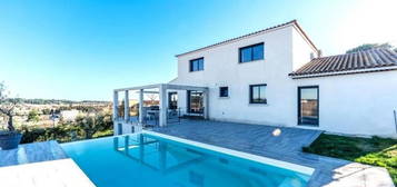 Villa 8 pièces 222 m²