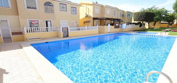 Chalet pareado en venta en San Miguel de Salinas