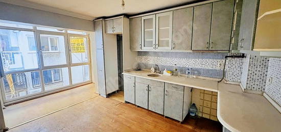 ÜÇYOL METRO YAKINI 3+1 DOĞALGAZLI ASANSÖRLÜ DAİRE