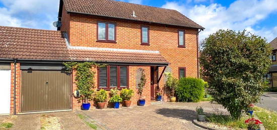 3 bed link detached house for sale