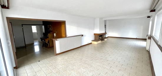 Appartement  à louer, 5 pièces, 3 chambres, 117 m²