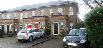 2 bedroom semi-detached house to rent