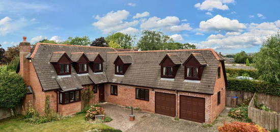 5 bedroom detached house for sale