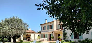 Nîmes, quartier route de Sauve, très belle maison familiale