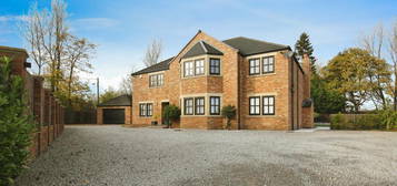 4 bedroom detached house