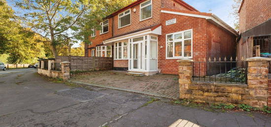 4 bed semi-detached house for sale