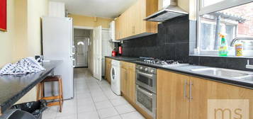 4 bedroom semi-detached house