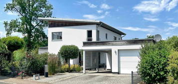 HOME sweet HOME | Ab sofort beziehbar! | EFH mit Pultdach, EBK, 2 Terrassen, Garage, Carport + Gartenhaus