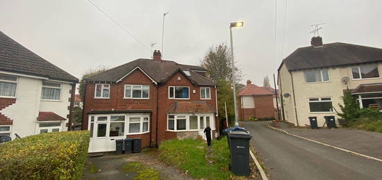 Property to rent in Woodleigh Avenue, Harborne, Birmingham B17