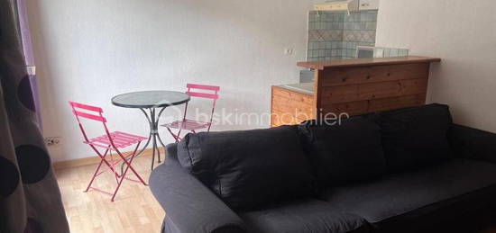 Studio meublé  à vendre, 1 pièce, 21 m², Étage 3/3