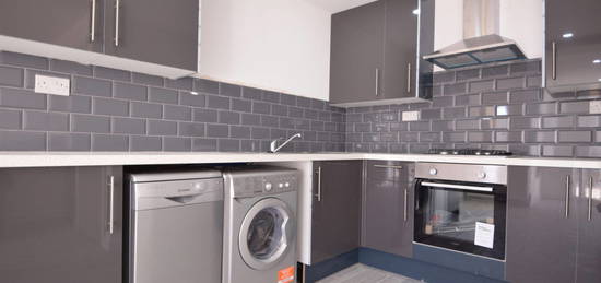 7 bed terraced house to rent