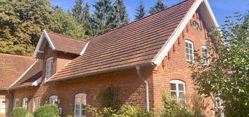 Wunderschöne Erdgeschoss-Maisonette (5 Zimmer) mit großem Garten in historischer Wohnanlage