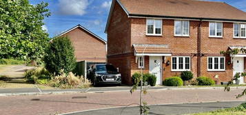 3 bed semi-detached house for sale