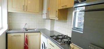 Flat to rent in Battersea Park Road, London SW11