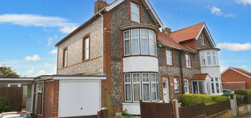 5 bedroom semi-detached house for sale