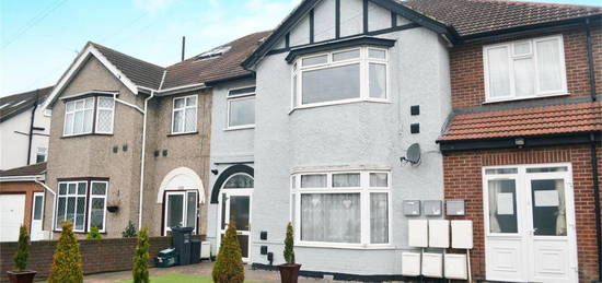 Flat to rent in Lampton Park Road, Hounslow TW3