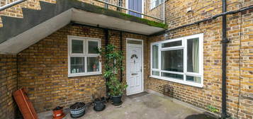 Flat for sale in Sydenham Road, Sydenham SE26