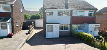 3 bedroom semi-detached house to rent