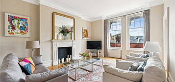 Flat for sale in Kensington Court Gardens, Kensington, London W8