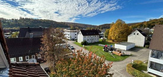 Sonnige, großzügige Maisonette-Wohnung in netter und gepflegter Wohnanlage!