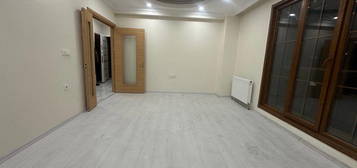 MENDERES MAH.METRO,MEYDAN YAKIN 2 YILLIK..! 2+1 90M2 4.KAT ASANSRL, 1 YILLIINA..! KRALIK DARE