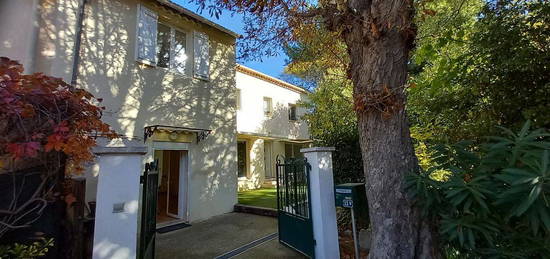 Particulier vend maison de village 132m² sur 2 niveaux avec garage la fare les oliviers