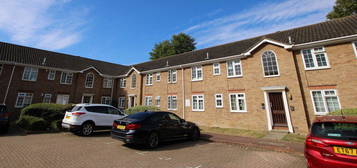 Flat for sale in Canon Court, Basildon SS13