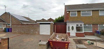 3 bed semi-detached house to rent