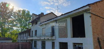 Terratetto unifamiliare 224 m², da ristrutturare, San Damiano d'Asti