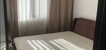 Apartament de 2 camere, 40 mp, semidecomandat, balcon, zona Vitan