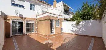 Chalet adosado en calle Perete