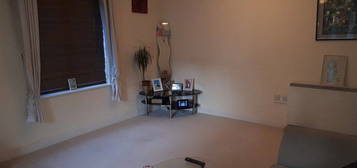 2 bed flat to rent