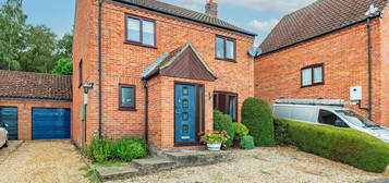 4 bed detached house for sale