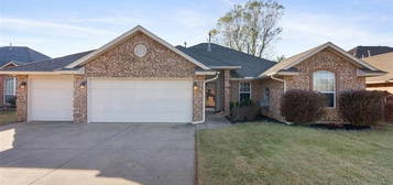 3921 Pamela Ln, Yukon, OK 73099