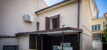 Trilocale via Achille Grandi 70, Centro, Colleferro