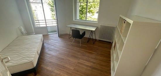 Studio meublé  à louer, 1 pièce, 14 m², Étage 2/–