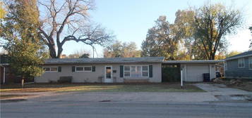 709 W Oak St, Independence, KS 67301