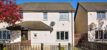 3 bed semi-detached house for sale