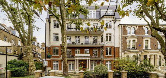 Flat for sale in Maida Avenue, London W2