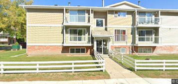 5812 61st St #105, Red Deer, AB T4N 6H4