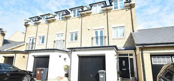 4 bed end terrace house to rent