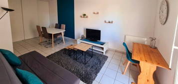 Studio meublé  à louer, 1 pièce, 25 m², Étage 1/2