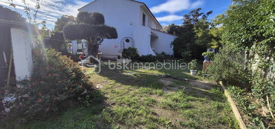 A VENDRE MAISON TROIS FACES DE 95M² A PERPIGNAN - SECTEUR CATALUNYA - TERRAIN DE 474 M² - TROIS CHAMBRES - CLIMATISATION REVERSIBLE - FORAGE - PISCINE