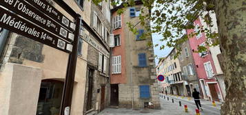 Draguignan Maison de ville à fort rendement locatif