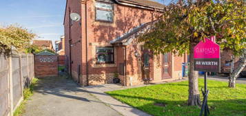 2 bedroom semi-detached house for sale