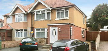 5 bedroom semi-detached house to rent